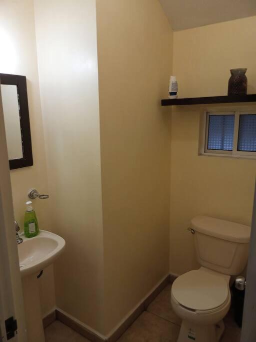 Casa Completa En Privada Y Con Cochera Monclova Exteriör bild