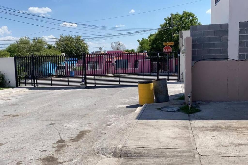 Casa Completa En Privada Y Con Cochera Monclova Exteriör bild